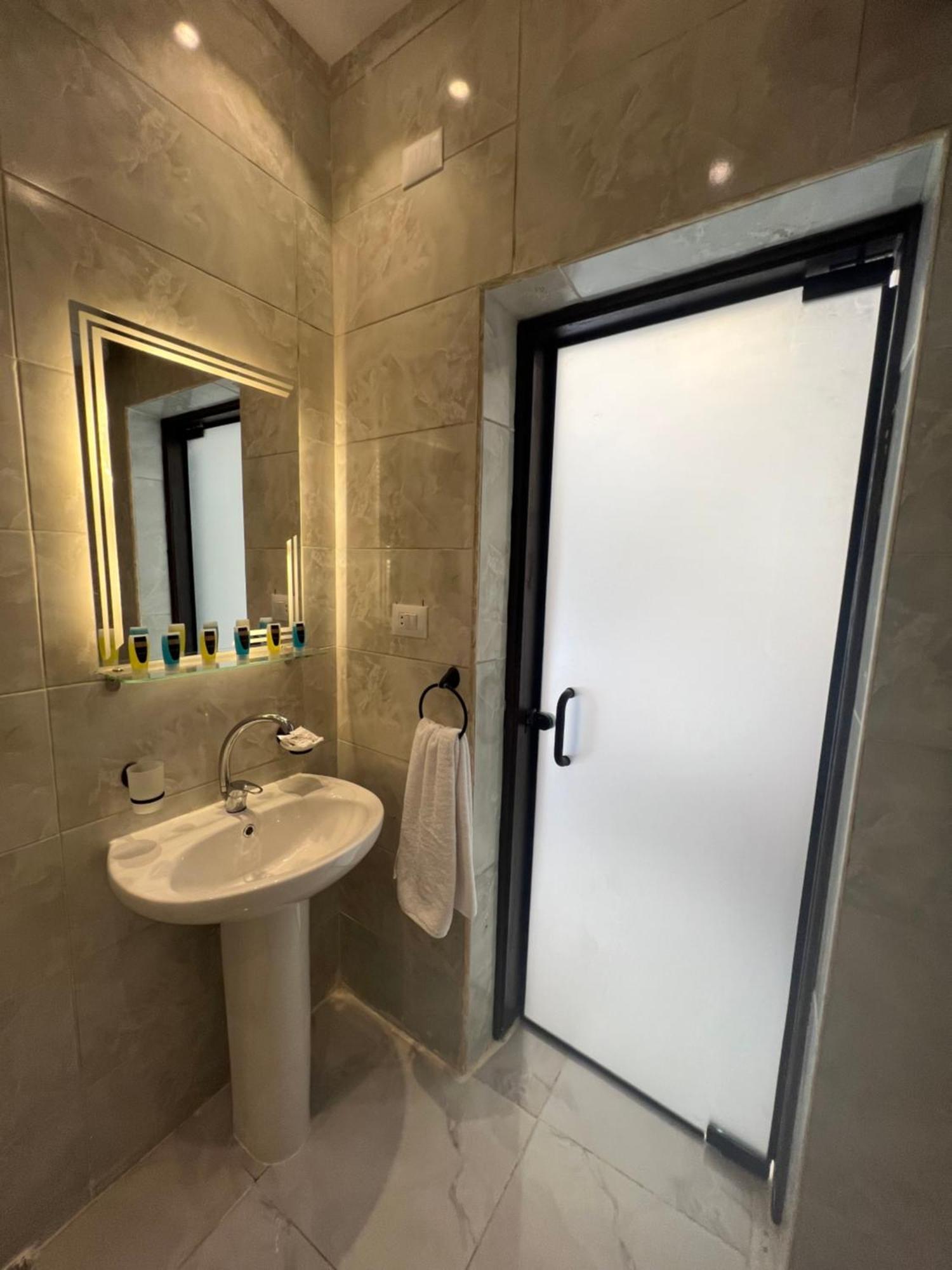 New Glamour Pyramids Hotel Kafret el-Gabal Kültér fotó