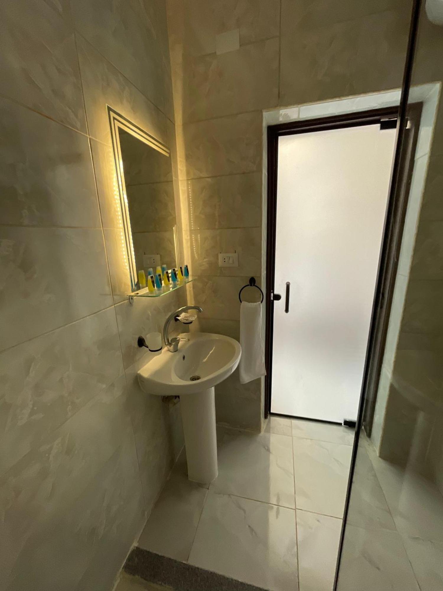 New Glamour Pyramids Hotel Kafret el-Gabal Kültér fotó